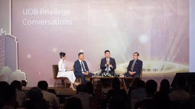 La conférence sur les perspectives économiques mondiales et vietnamiennes en 2025 par UOB, le 26 mars. Photo : SGGP