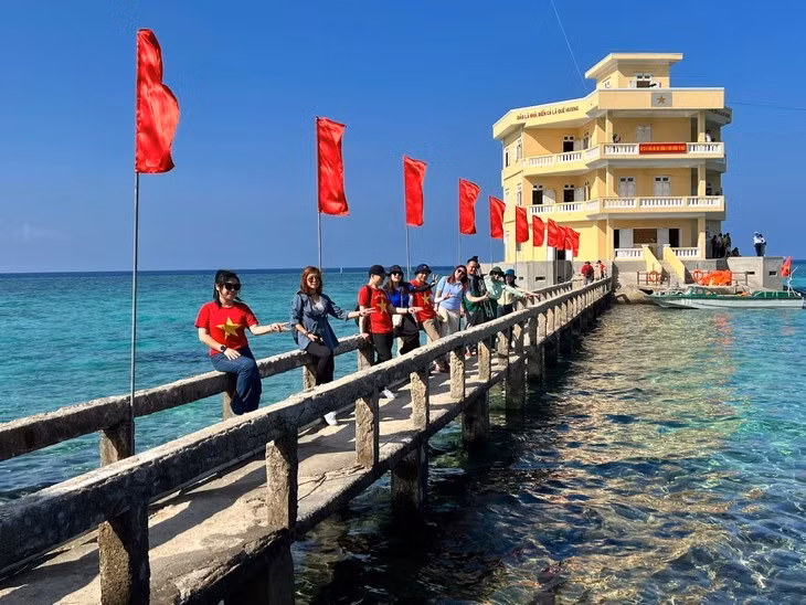 Truong Sa demeure à jamais dans le cœur des jeunes Vietnamiens d’outre-mer ayant eu la chance de fouler cette terre.