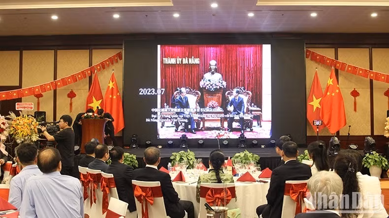 Lors du programme, les deux parties ont fait le point sur les relations Vietnam - Chine.