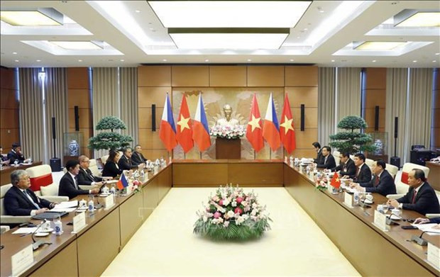 Entrevue entre le Président de l’Assemblée nationale du Vietnam, Vuong Dinh Huê et le Président philippin Ferdinand Romualdez Marcos Jr. à Hanoi, le 30 janvier. Photo : VNA.