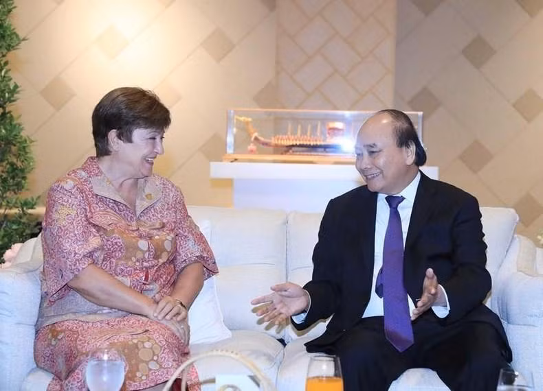 La directrice générale du FMI Kristalina Georgieva et le Président Nguyên Xuân Phuc. Photo : VNA La directrice générale du FMI Kristalina Georgieva et le Président Nguyên Xuân Phuc. Photo : VNA