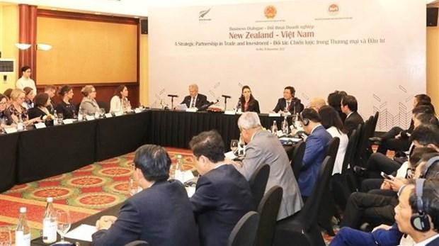 La Première ministre Jacinda Ardern lors du dialogue d’affaires, à Hanoi, le 15 novembre. Photo : VNA.