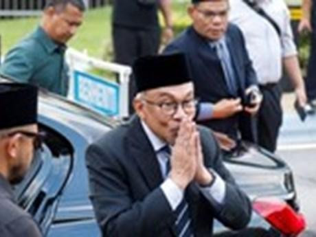 En Malaisie, le leader de l'opposition, Anwar Ibrahim, nommé Premier ministre 