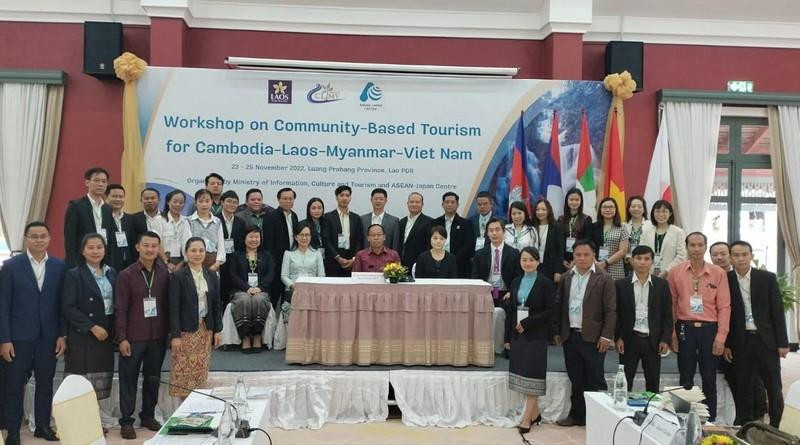 Les participants à la conférence. Photo : tapchilaoviet.org