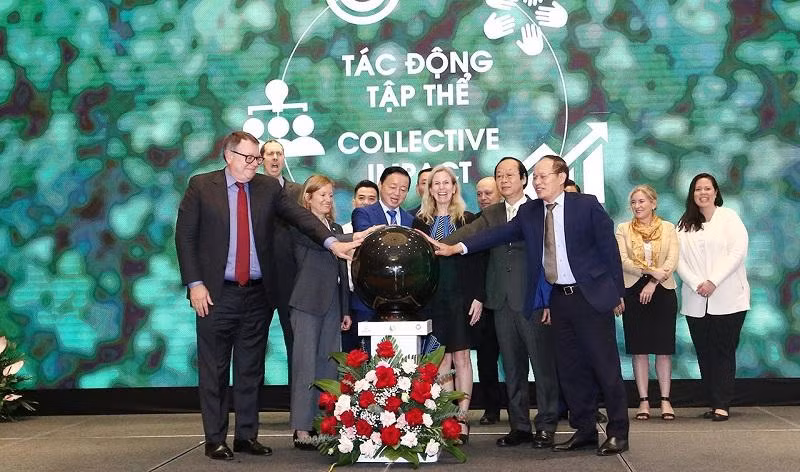 Cérémonie de lancement du projet de réduction de la pollution environnementale. Photo : HNM