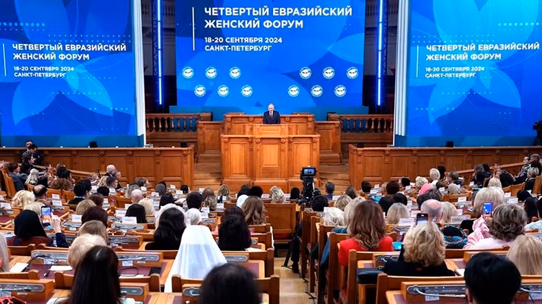 Le président russe Vladimir Poutine a pris la parole. (Photo : Conseil de la Fédération de Russie)