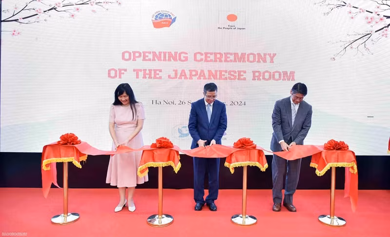 Inauguration de la salle japonaise à l’Académie diplomatique du Vietnam ảnh 1