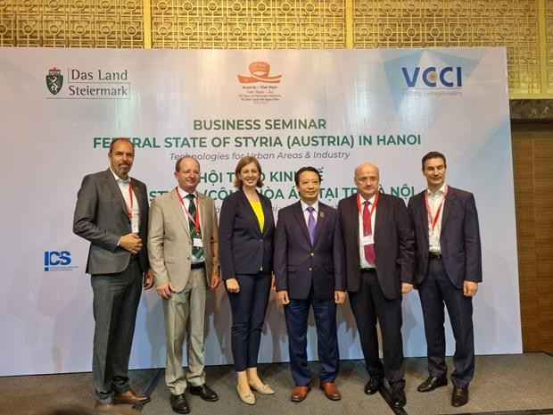 Des représentants vietnamiens et autrichiens lors du séminaire d'entreprises de l'Autriche. Photo: VNA