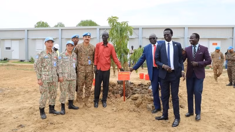 Les délégués ont assisté à l’événement commémoratif de plantation d’arbres à la base Highway relevant de la FISNUA. Photo : NDEL.