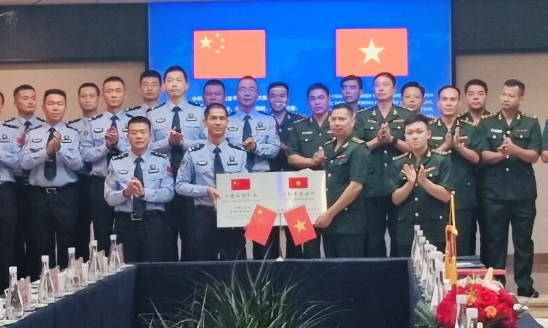 Les délégations vietnamienne et chinoise ont eu des entretiens portant sur les opérations des six premiers mois de 2024. Photo : BP