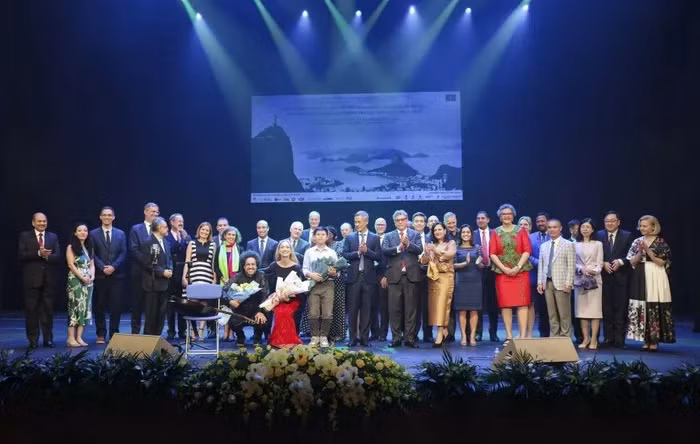 Les délégués ont assisté au concert organisé par l’ambassade du Brésil au Vietnam pour célébrer le 202e anniversaire de la Fête nationale du Brésil et les 35 ans d’établissement des relations diplomatiques entre le Vietnam et le Brésil, le 6 septembre 2024. Photo : baoquocte
