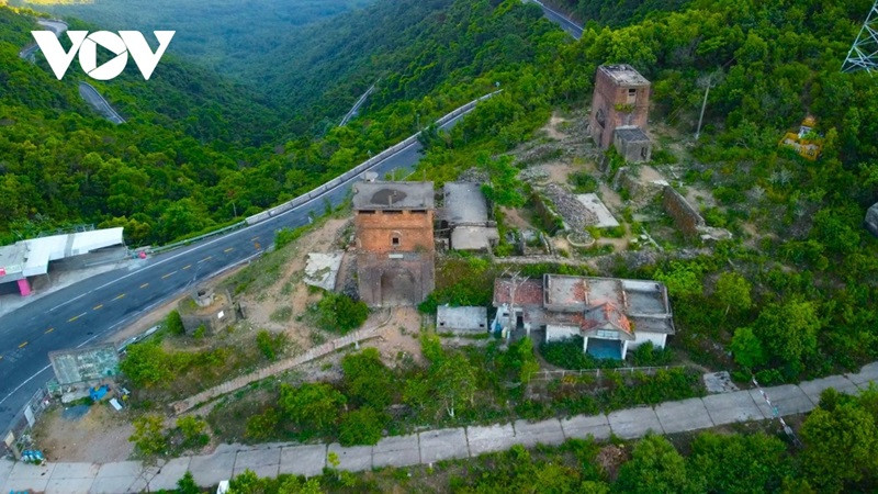 Avant la restauration, la porte Hai Van était fortement dégradée. 