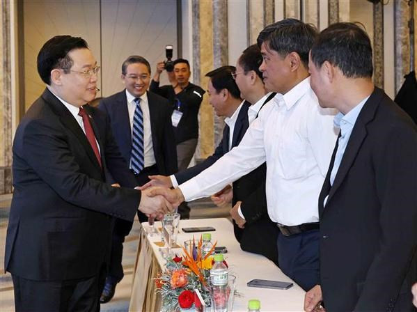 Le Président de l'Assemblée nationale, Vuong Dinh Huê, assiste le 2 mars au lancement du plan directeur jusqu'en 2045 de la nouvelle zone urbaine de Cam Lâm. Photo : VNA.