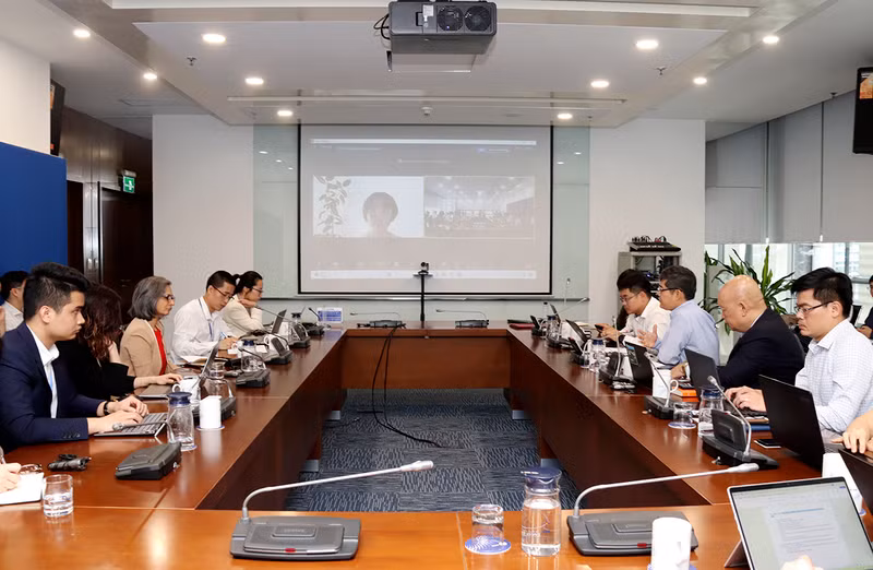 Réunion entre EVN et la BAD. Photo : congthuong.