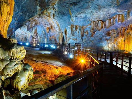 La baie de Ha Long est classée première sur la liste des 16 merveilles du patrimoine mondial de l'UNESCO les plus appréciées en Asie du Sud-Est. Photo : VNA.