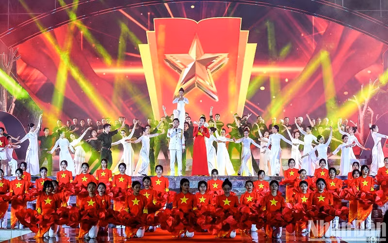 Le programme artistique a contribué à susciter fortement l’esprit de patriotisme. Photo : NDEL.