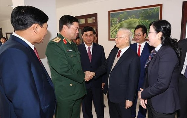 Le Secrétaire général du Parti Nguyên Phu Trong et les autorités de la province de Thai Nguyên. Photo: VNA