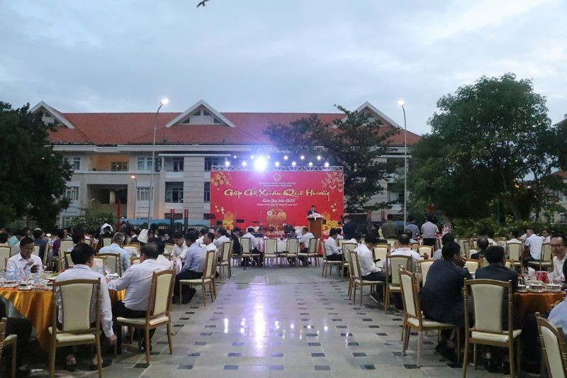 Rencontre des représentants de la communauté vietnamienne au Cambodge. Photo: NDEL