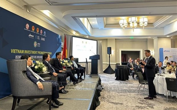 Dialogue entre investisseurs américains et dirigeants de la province de Hung Yen. Photo : VNA.