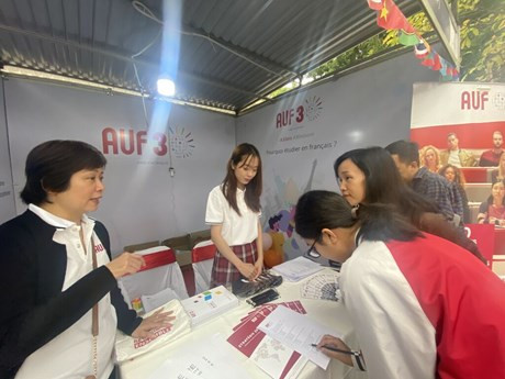 Le Forum des études supérieures francophones « Ma voie francophone » a réuni une vingtaine d’institutions et d’établissements. Photo : CVN. 