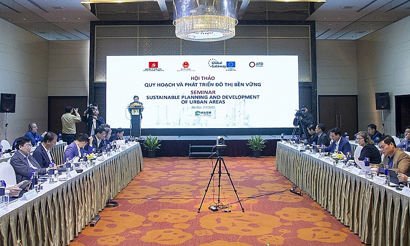 Séminaire sur la planification et le développement durable des zones urbaines coorganisé par le CCE, le ministère de la Construction et l'AFD. Photo : baoxaydung.