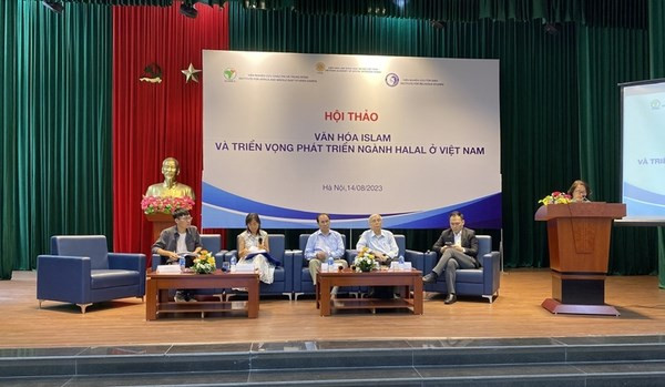 Colloque scientifique sur la culture islamique et les perspectives de l'industrie Halal. Photo : VNA.
