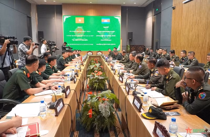 Lor s du 7e Dialogue des politiques de défense Vietnam-Cambodge à Phnom Penh. Photo : qdnd.vn