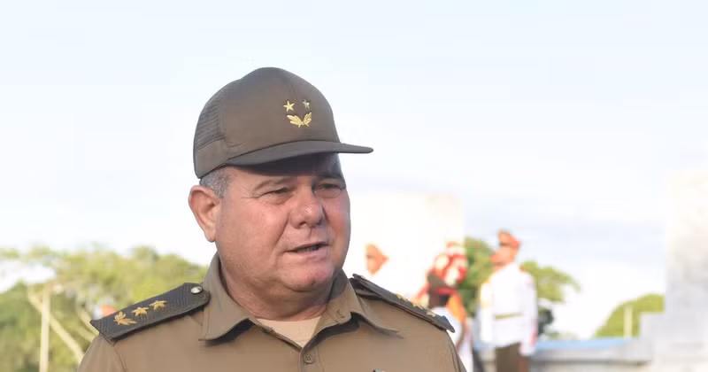 Un général cubain fait l'éloge de l'Armée populaire du Vietnam, un symbole d'héroïsme et de développement