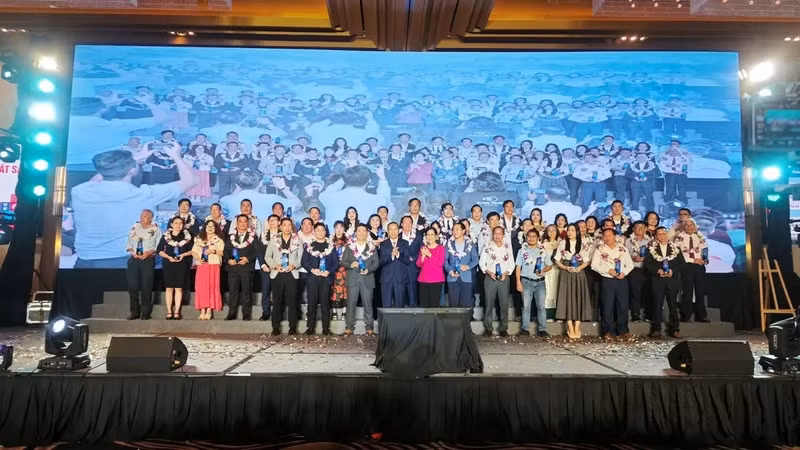 Honorer les entreprises membres du VASEP qui contribuent aux réalisations en matière d'exportation de cette année. Photo : NLD.