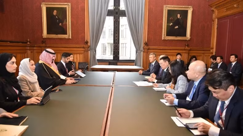 Le vice-Premier ministre Ho Duc Phoc a reçu le ministre de l'Économie et de la Planification du Royaume d'Arabie saoudite. Photo : VGP.