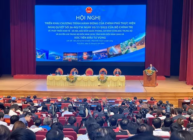 La conférence sur le développement du Centre septentrional et du littoral du Centre. Photo : VGP. La conférence sur le développement du Centre septentrional et du littoral du Centre. Photo : VGP.