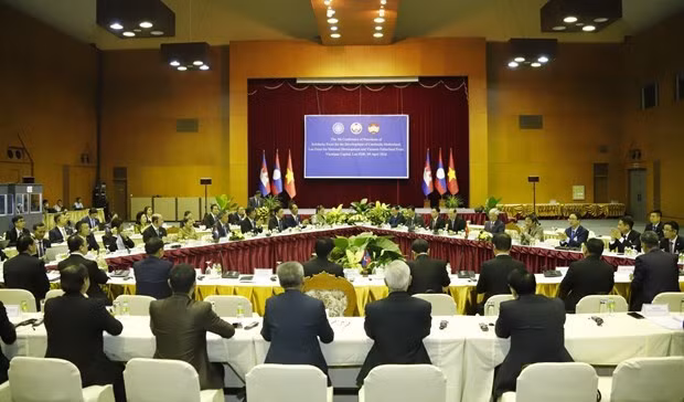Vue de la 5e conférence des fronts de la patrie du Cambodge, du Laos et du Vietnam, à Vientiane, le 9 avril. Photo : VNA.