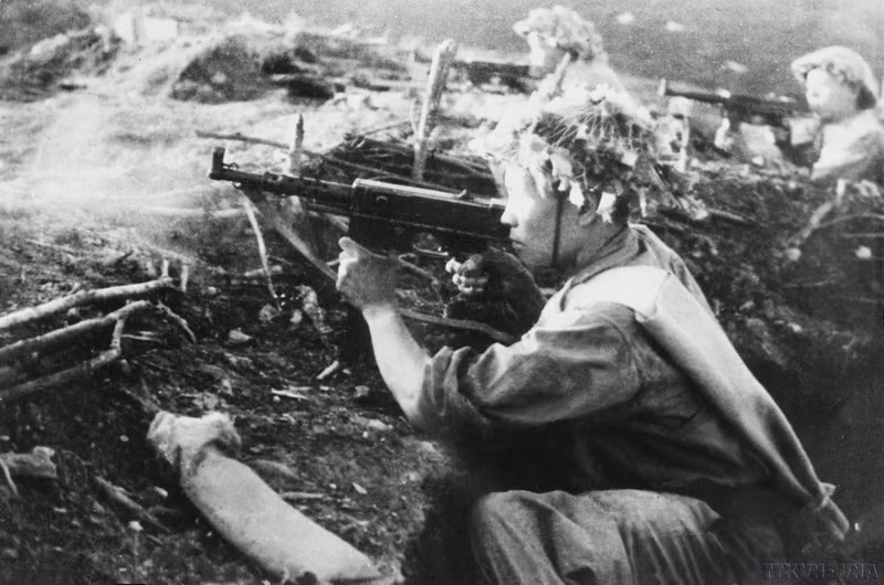 Bataille acharnée sur la colline C. (Photo : VNA) 