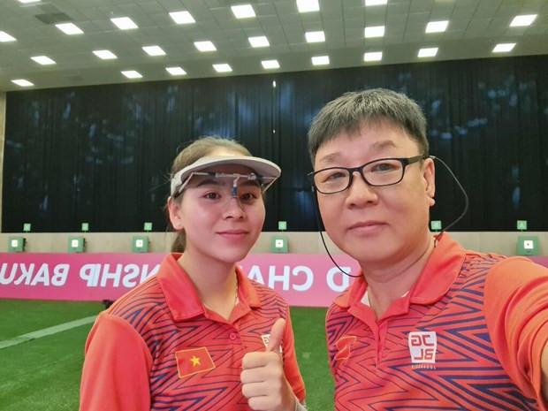 Trinh Thu Vinh et l’expert sud-coréen Park Chung-gun. Photo : CTV/CVN