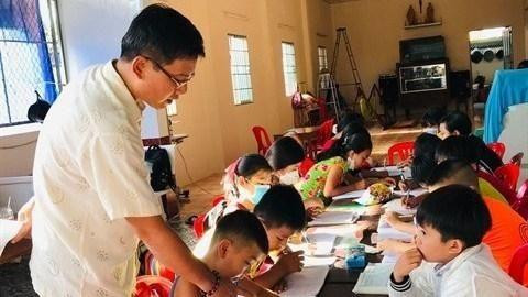 Dans la classe de l’enseignant Nguyên Van Hân à Hâu Giang. Photo: VNA