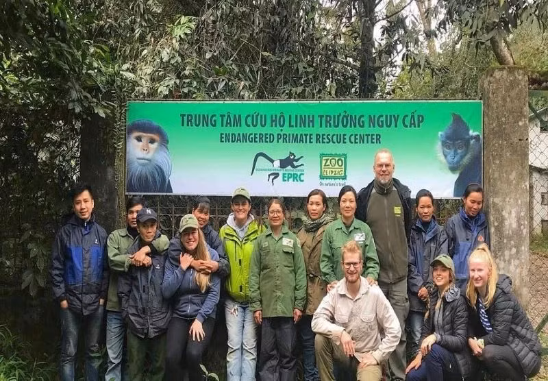 Visite du Centre de sauvetage des primates en danger.