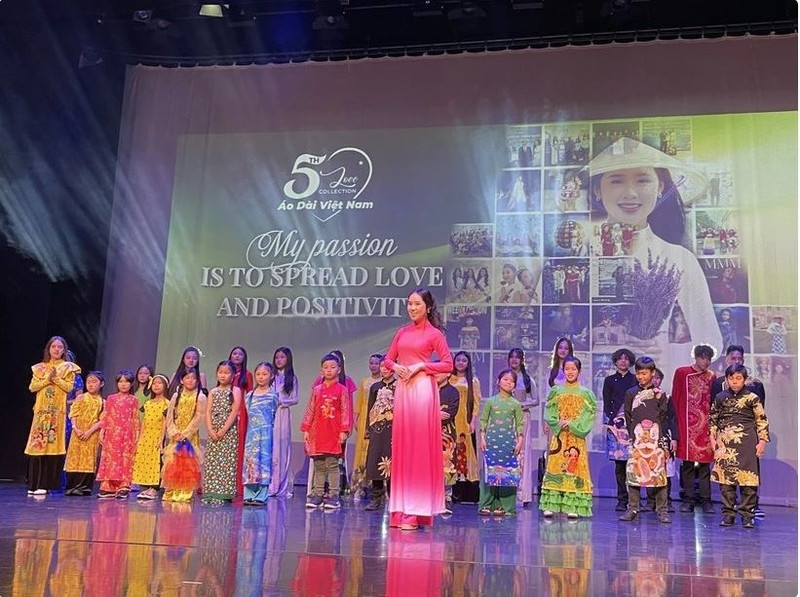 Lors du "Vietnam Cultural Show London 2024", à Londres, au Royaume-Uni, le 19 mai. Photo : VNA.