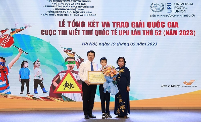 La lettre de Duy a remporté le premier prix du concours national de composition épistolaire pour les jeunes de l'UPU. Photo : CPV.