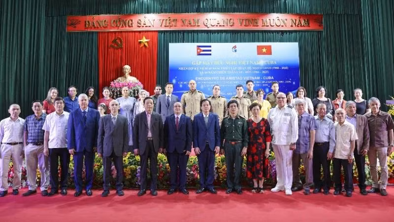 Les délégués participants posent pour une photo commémorative. Photo : VUFO