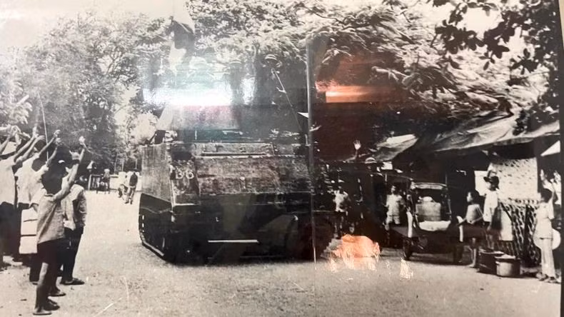 19 avril 1975 : les forces révolutionnaires encerclent Xuan Loc et prennent le contrôle de Phan Thiet ảnh 1