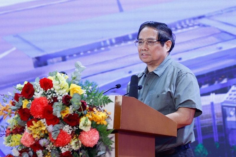 Le Premier ministre Pham Minh Chinh préside la mise en chantier et l’inauguration de 80 projets d’infrastructures importants. Photo: KTDT