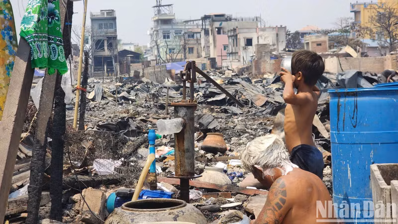 La catastrophe a laissé des milliers de personnes sans abri.