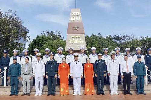 Truong Sa - Confiance totale dans le Parti