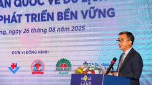 Le vice-ministre de la Santé Tran Van Thuan s’exprimant lors de la conférence. Photo: NDEL