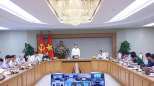 Le vice-Premier ministre Tran Hong Ha s'exprime lors de la réunion. Photo : VGP.