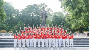 Près de 10 000 personnes sont attendues à Hanoï pour participer en présentiel à l’événement de marche « Marche en avant avec le Vietnam ». Photo: NDEL.