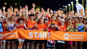 Départ du marathon VnExpress de Ha Long 2025, le 1er juin. Photo : VNA/CVN