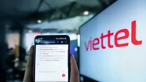Viettel lance un assistant virtuel basé sur l'intelligence artificielle pour fournir aux citoyens des informations claires et rapides sur les nouvelles unités administratives. Photo : VNA.