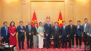 L'Académie nationale de politique Ho Chi Minh renforce sa coopération en matière d'application de l'intelligence artificielle