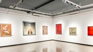 Exposition d'art de laque en l'honneur du XIVe Congrès national du Parti